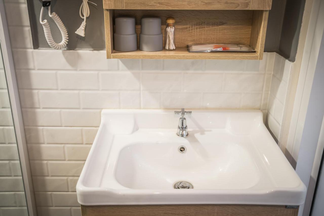 Canal View Lo-Ha Guest House, Contactless Check-In 방콕 외부 사진